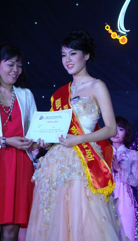 SBD 25 Đỗ Mai Phương với danh hiệu Miss Dạ hội